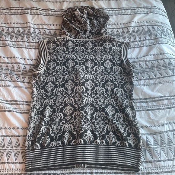 MISS ME Embellished Sweater Vest - Picture 2 of 6